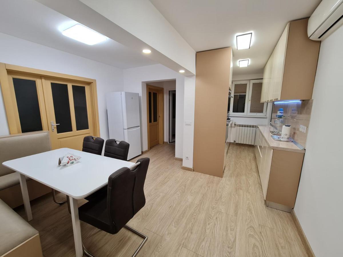 Luxury Panoramic Apartment Oradea Buitenkant foto